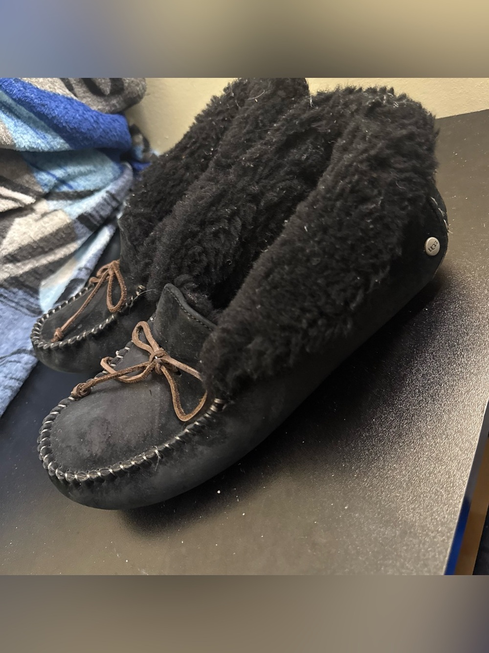 UGG Dakota Moccasin Black Women Size 9